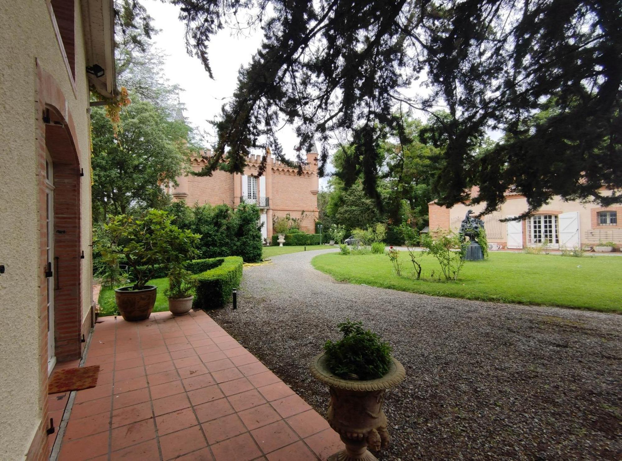 Chateau De Pys Guest House Latrape Exterior photo